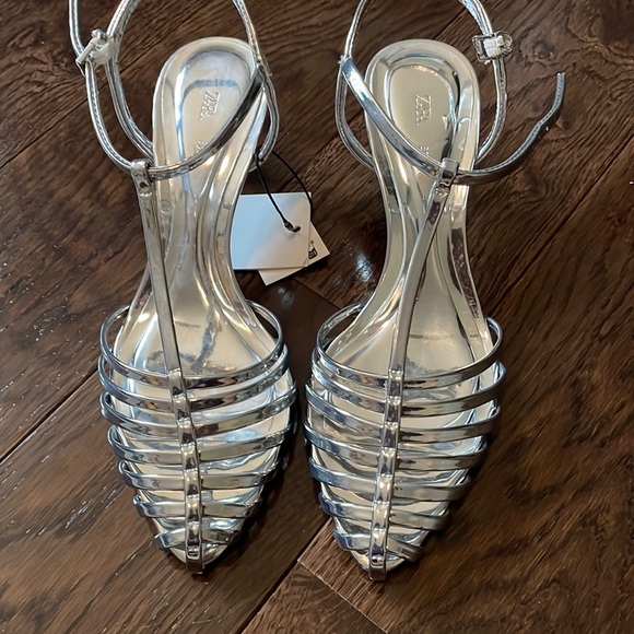 NWT Zara metallic sandals - Picture 1 of 5